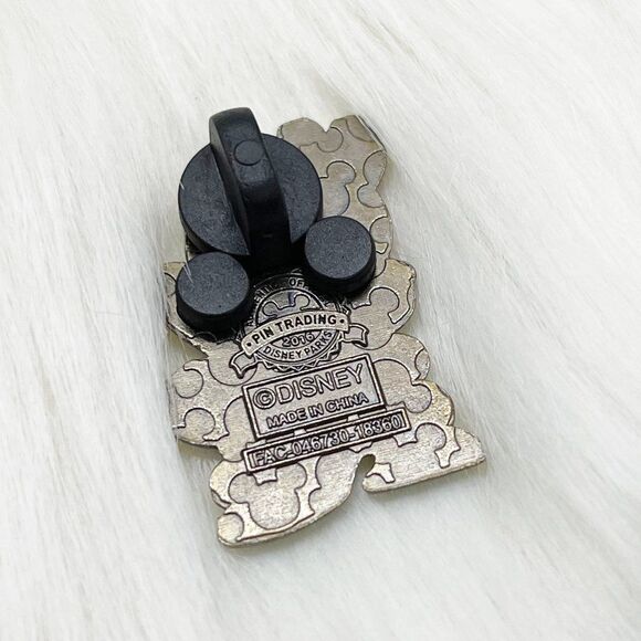 🔮 5/$25 Disney Chip 'n' Dale Stylized Chip Pin - Picture 3 of 3